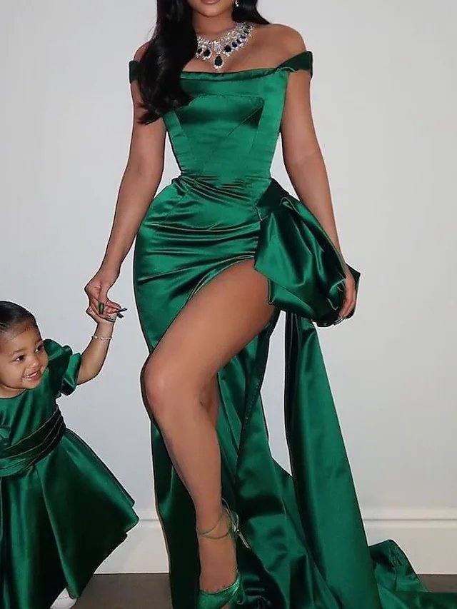 Sheath / Column Celebrity Style Sexy Prom Formal Evening Dress Off Shoulder Sleeveless Sweep / Brush Train Satin with Split - RongMoon