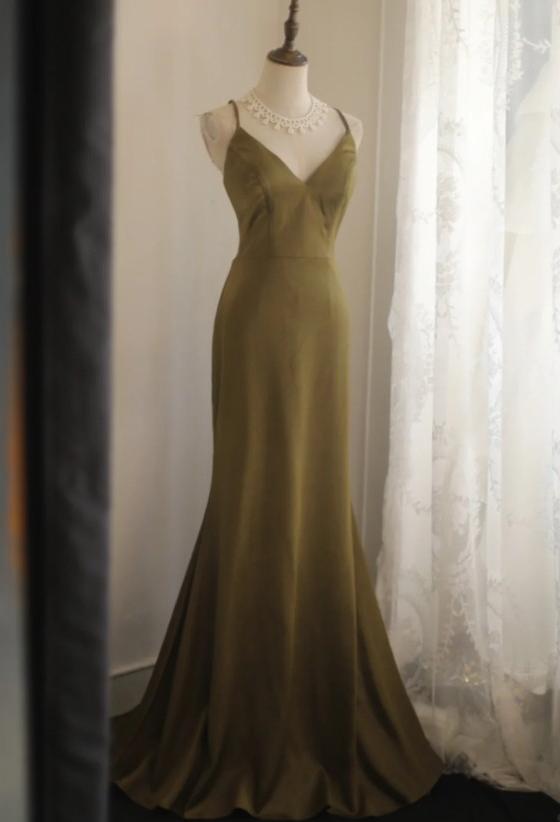 Mermaid V-Neck Satin Long Prom Dress Elegant Spaghetti Strap Formal Dress ED01584