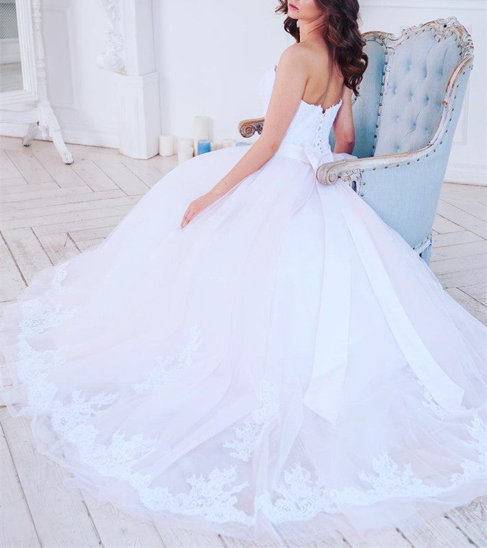 Princess Style Sweetheart Tulle Ball Gowns Wedding Dresses Lace Appliques