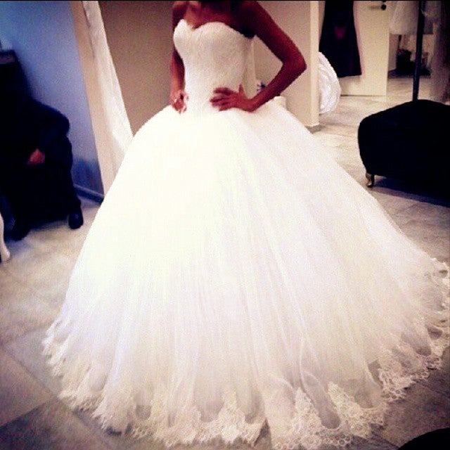 Romantic Lace Appliques Sweetheart Bodice Corset Tulle Wedding Ball Gown Dresses