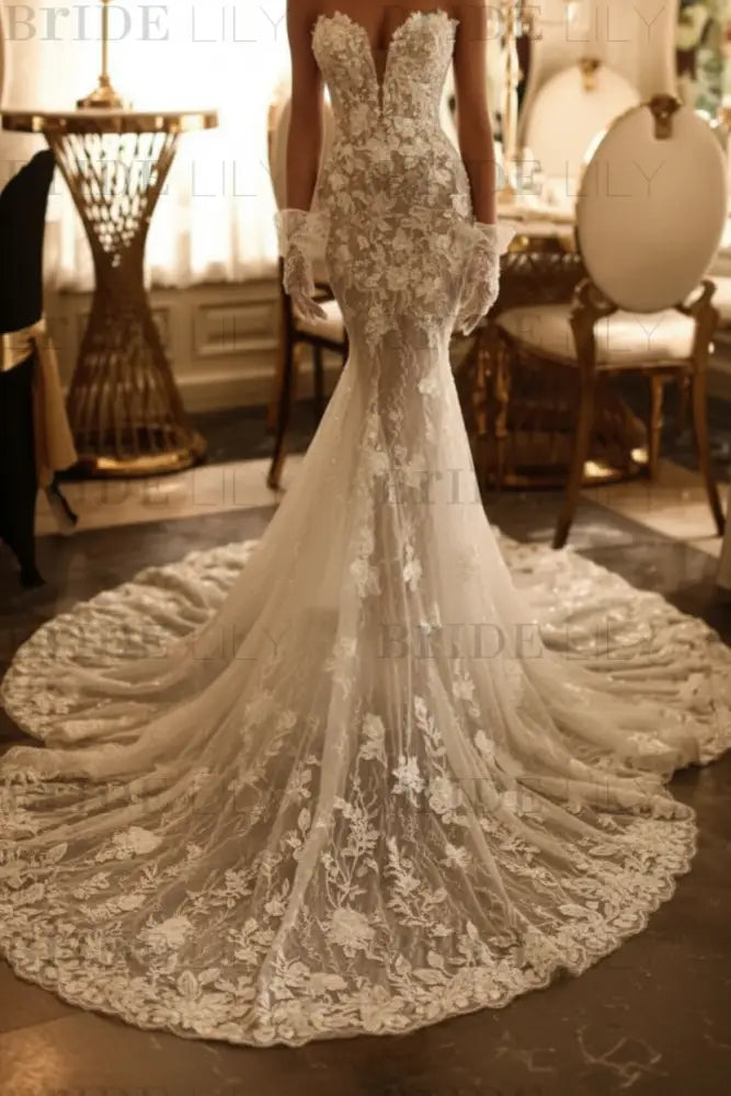 Beautiful Strapless V-Neck Sleeveless Lace Column Wedding Dress with Appliques Chapel Train
