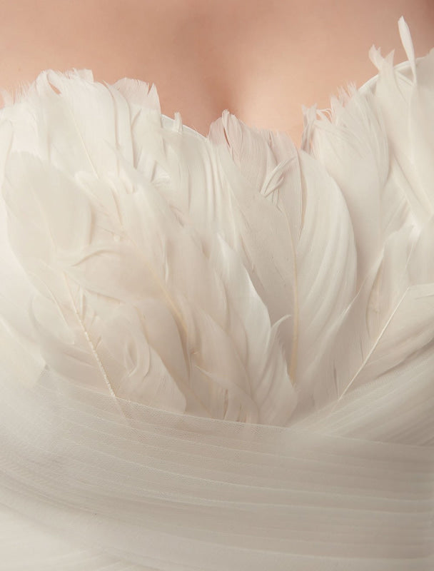Strapless Wedding Dresses Ivory Sweetheart Bridal Gown Feathers Tulle Wedding Gown With Train