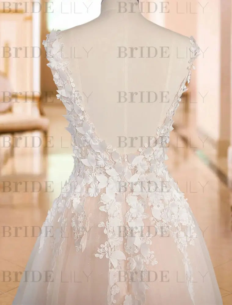 Deep V Neck A Line Sleeveless Wedding Dress Tulle Lace Applique Bridal Gowns With Train