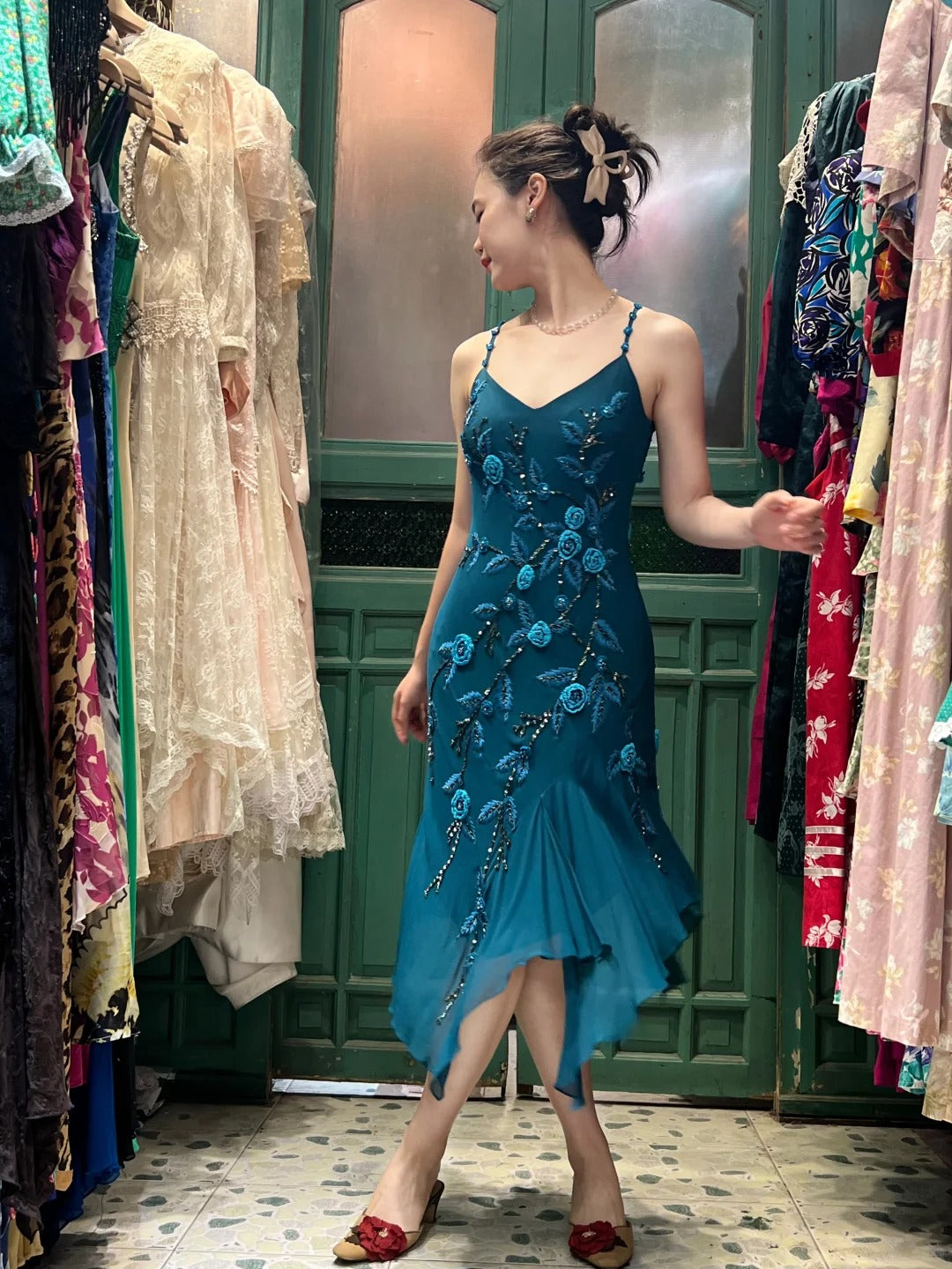 Retro Elegant Peacock Blue Irregular Deep V Halter Embroidered Chiffon Prom Dress Evening Dress cc5295