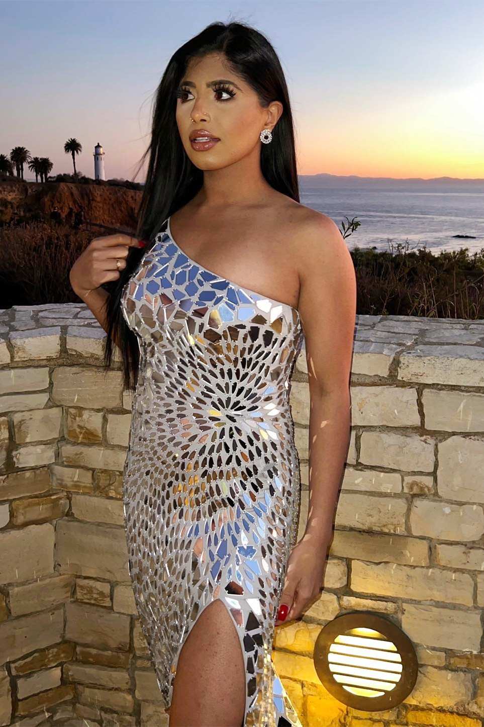 Red Cut Glass Mirror One-Shoulder Prom Dress with Slit