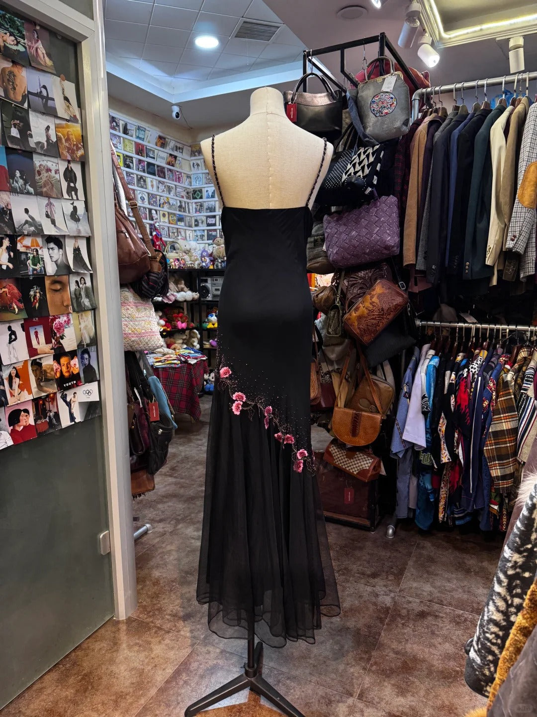 Retro Elegant Black Halter Neck Embroidered Chiffon Long Prom Dress Evening Dress cc5308