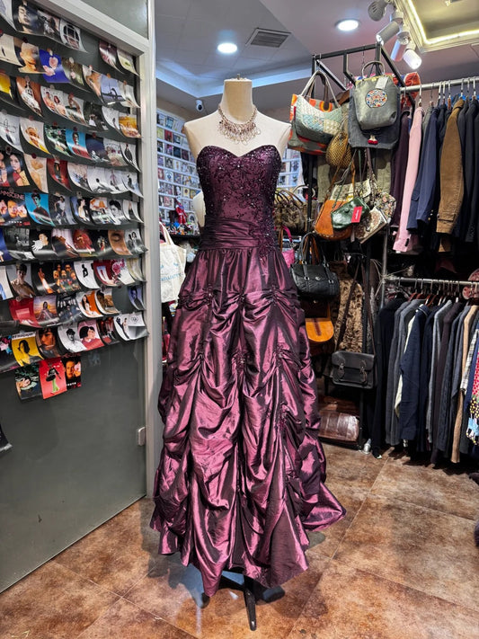 Vintage Luxury Sweetheart Neckline Embroidered Layered Pleated Satin Long Prom Dress Evening Dress cc5315