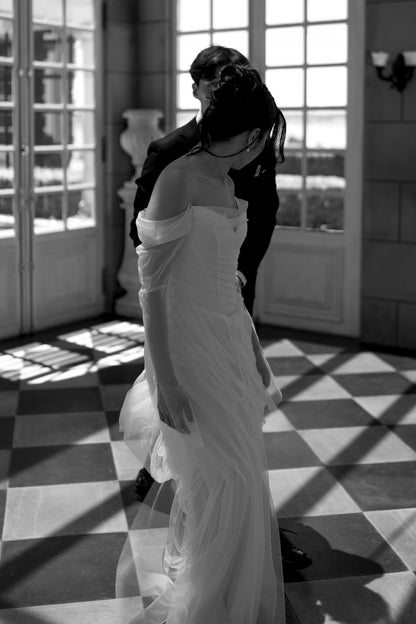 Elegant White Off-the-Shoulder Ruched Tulle Train Wedding Dress cc5573