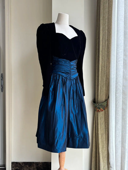 Vintage Black And Blue A-line Long-sleeved Velvet And Satin Prom Dress Evening Dress cc5339