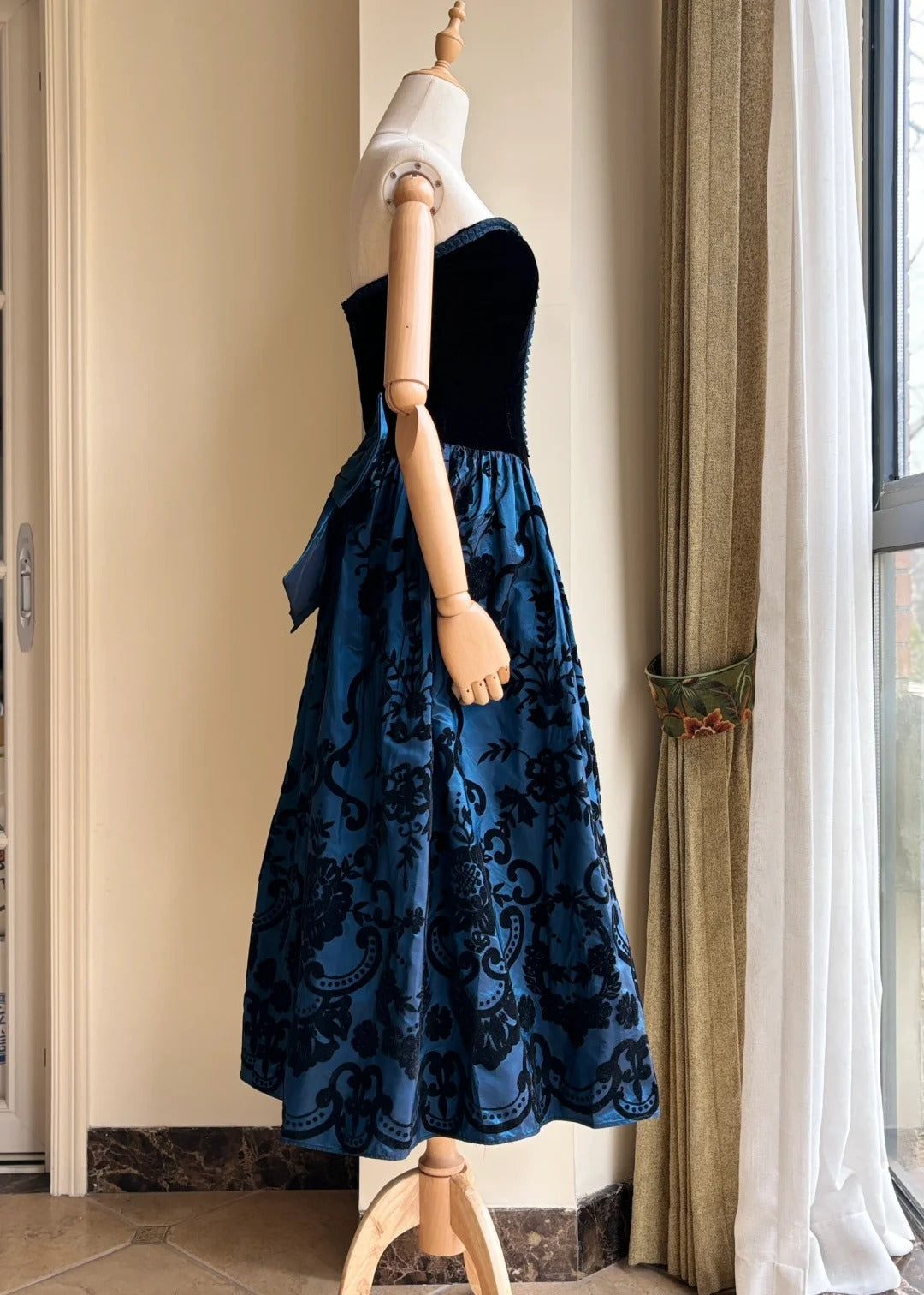 Retro Blue And Black A-line Strapless Bow Jacquard Velvet Long Prom Dress Evening Dress cc5341