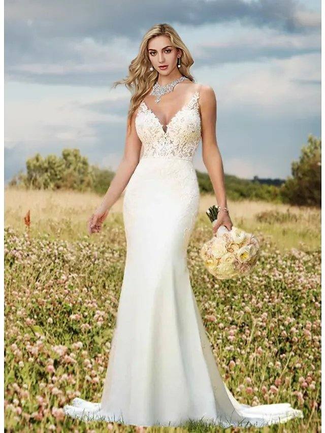 Mermaid / Trumpet Wedding Dresses V Neck Court Train Lace Spaghetti Strap Casual Vintage - RongMoon