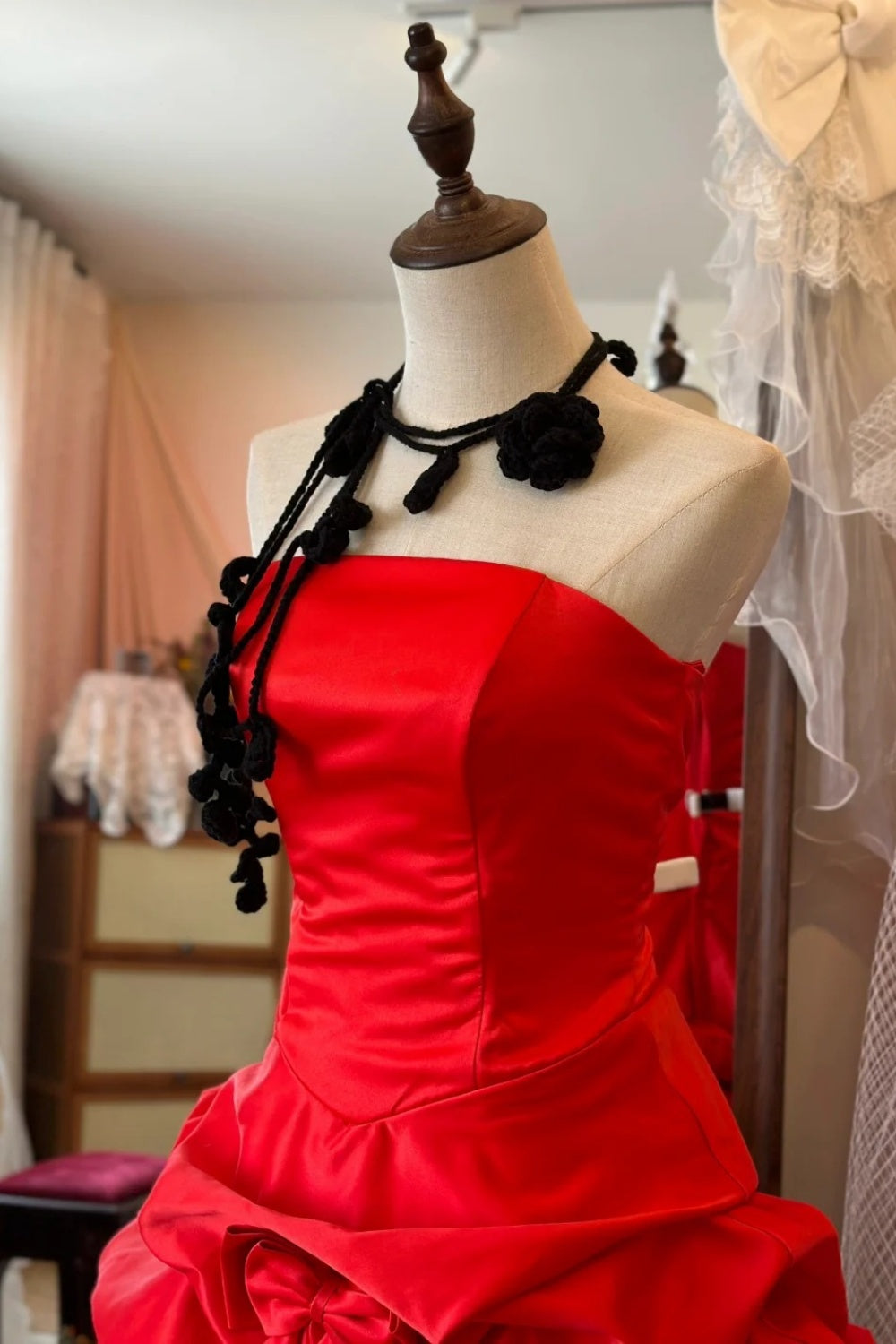 Retro Red Dress: Satin Waist, Flared Skirt Design, High-end Party Dress gh6577