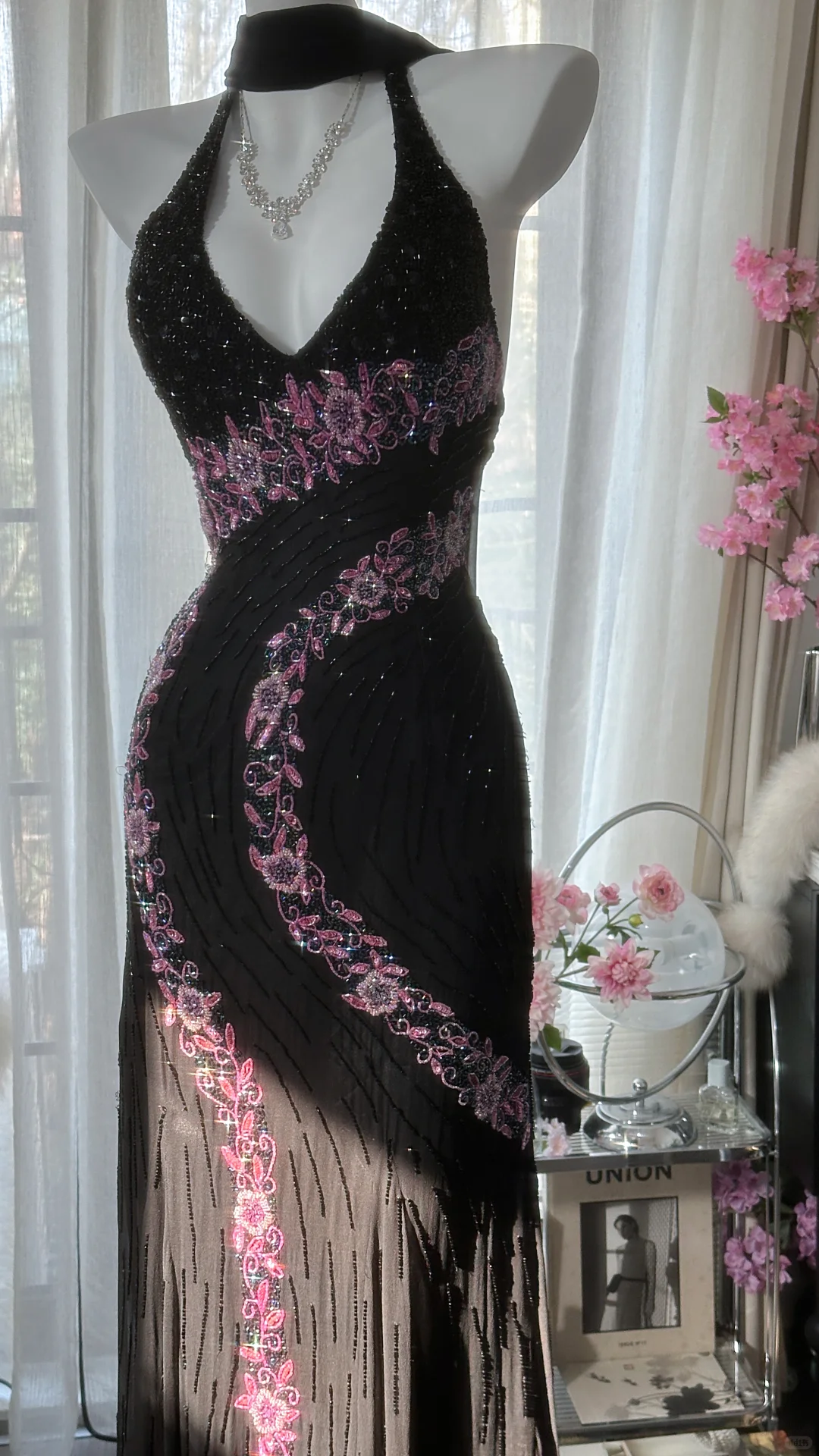 Retro Black V-neck Applique Design Romantic Chiffon Evening Dress Prom Dress HZ1024
