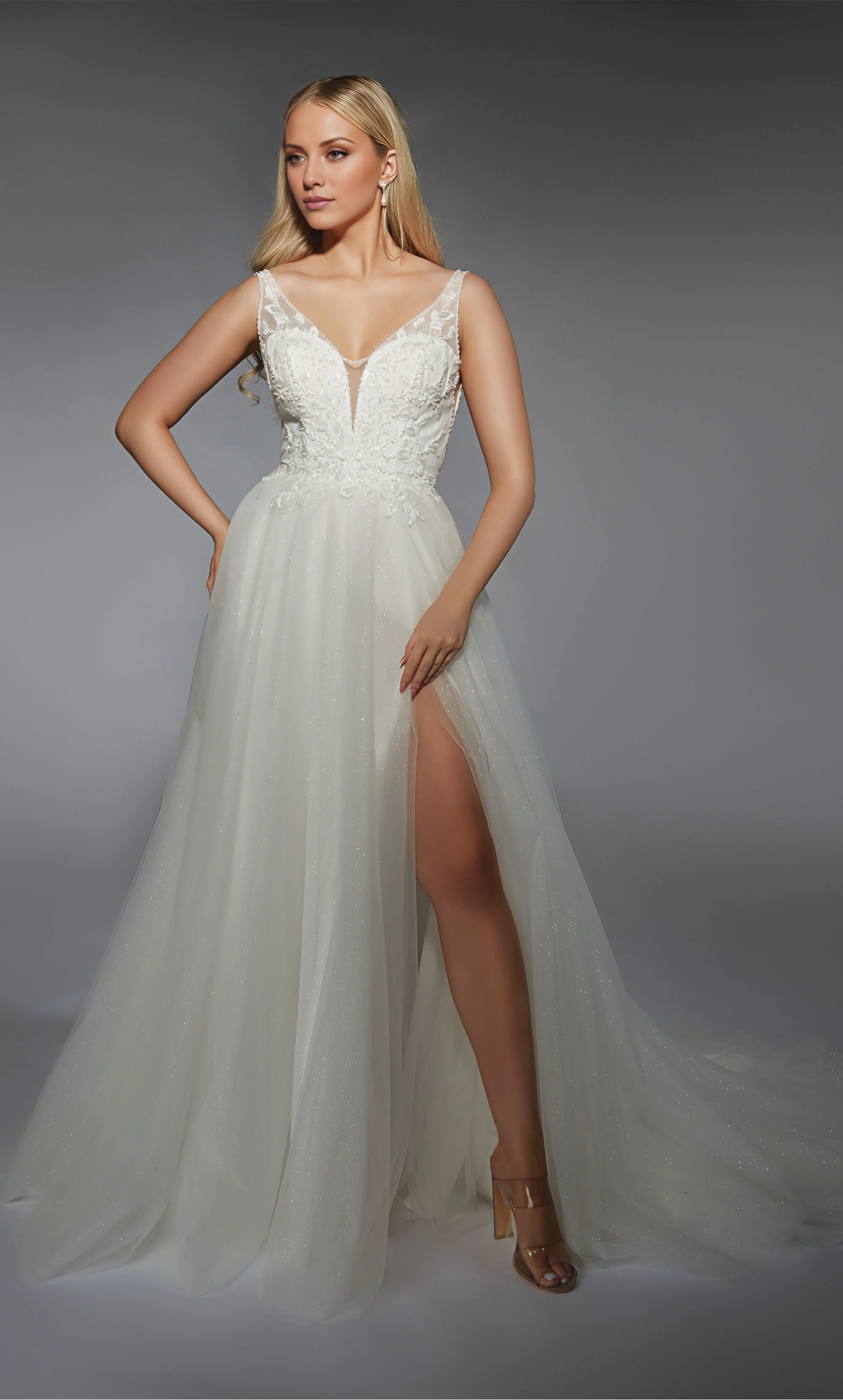 Lace chiffon deep V-neck backless lace decal wedding dress