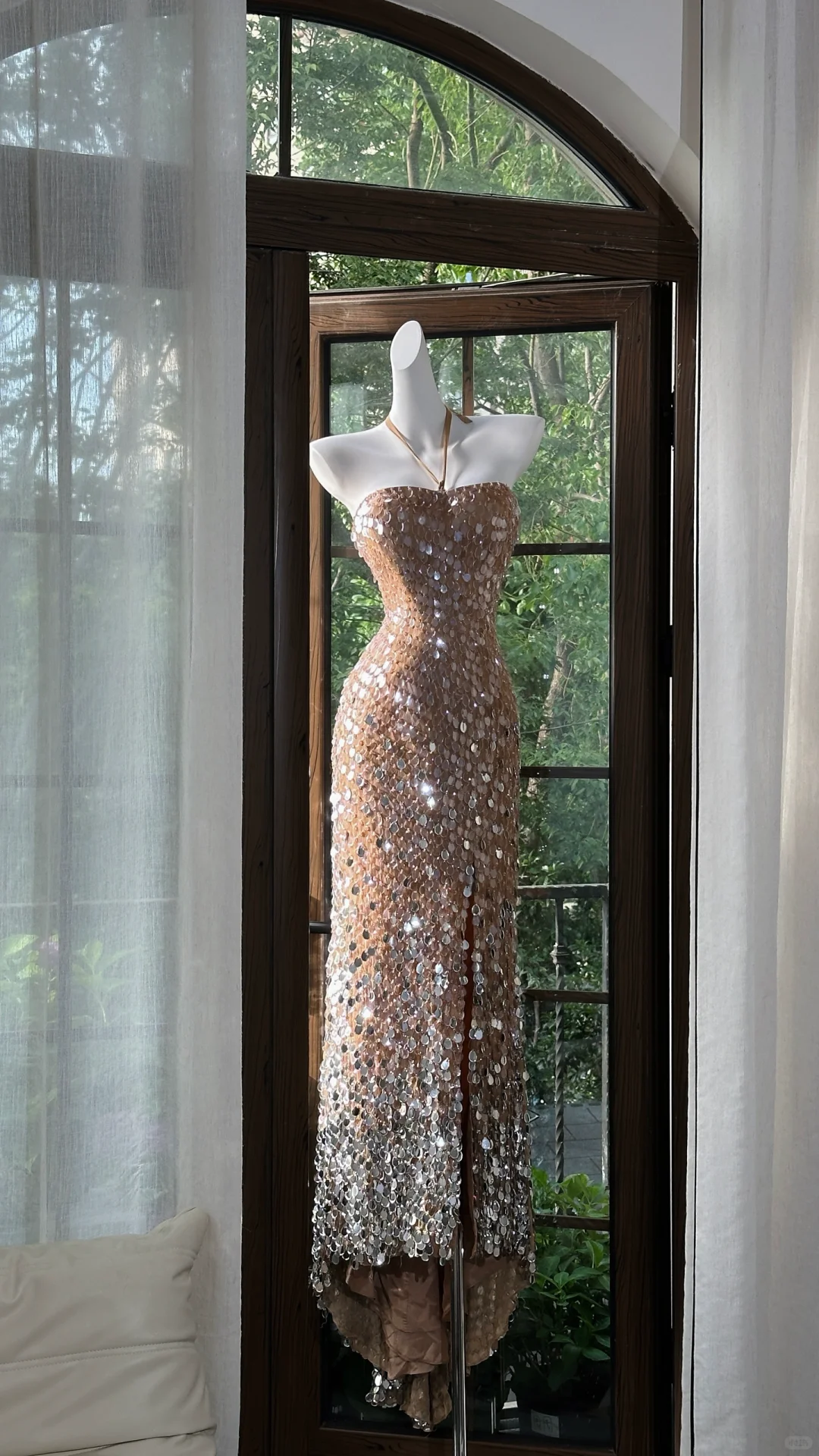 Gorgeous Glittering Sequined Halter-neck Sheath Prom Dress Evening Dress HZ1024