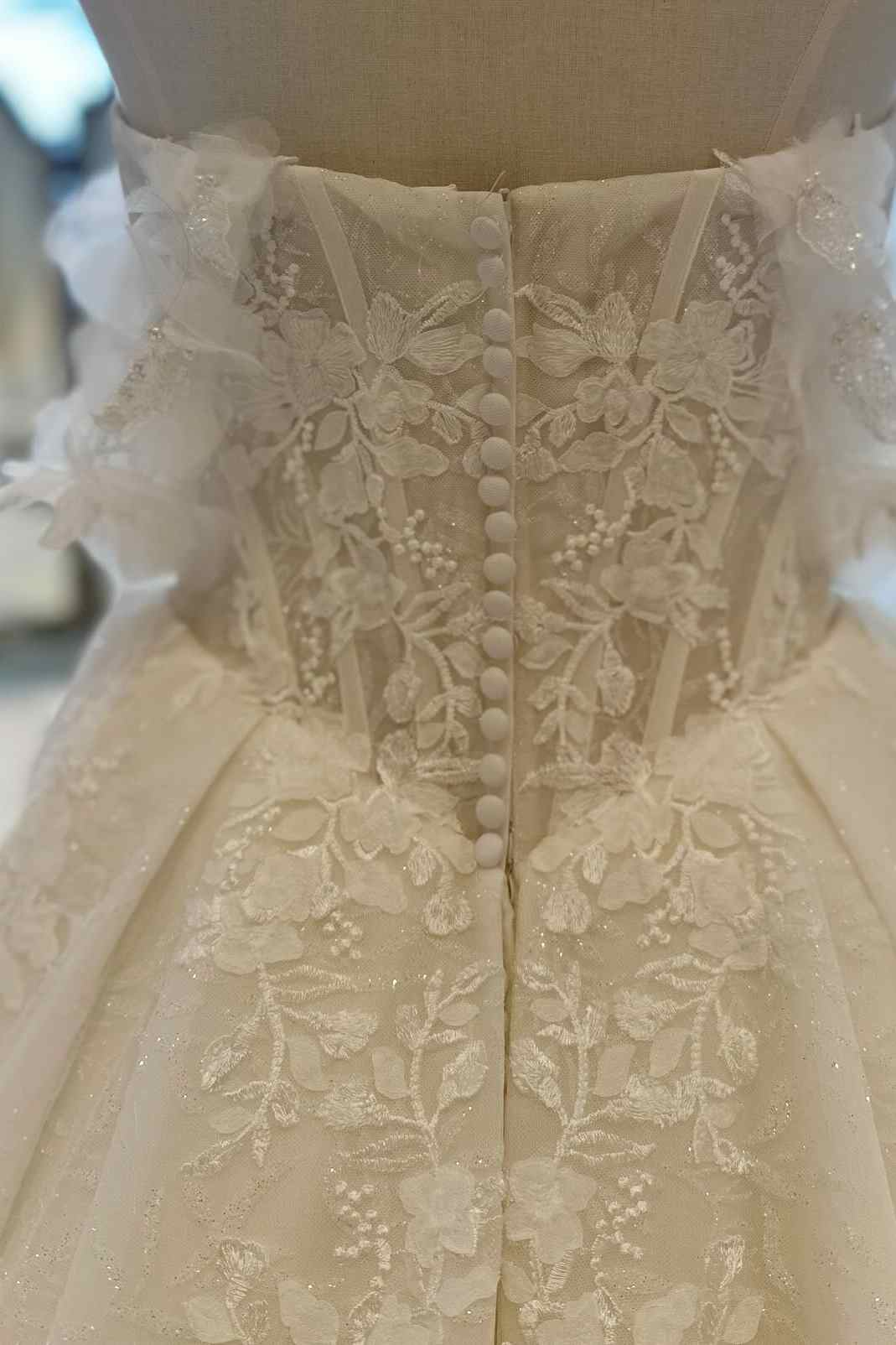 Luxury Princess Off the Shoulder Petals Wedding Gown with Beading