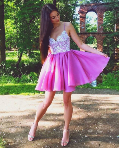 A Line V Neck Organza Homecoming Dresses Lace Appliques