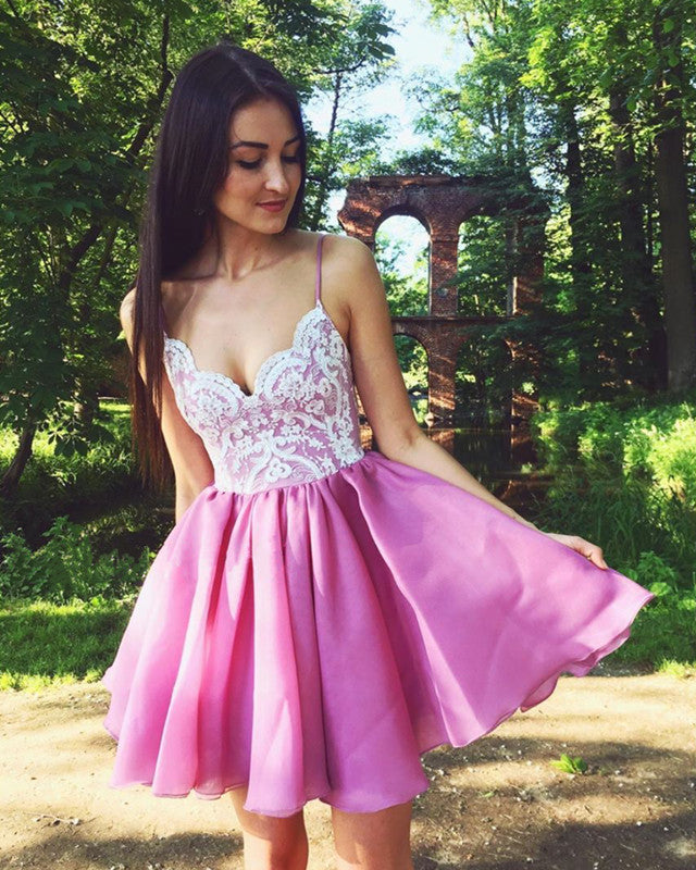 A Line V Neck Organza Homecoming Dresses Lace Appliques