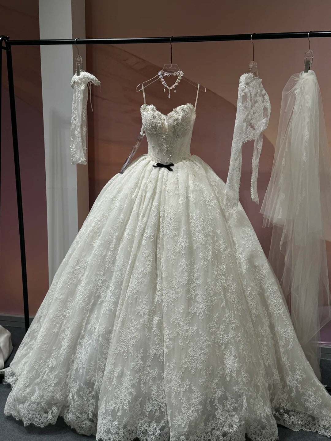 Girlhomeshops--Wedding dress princess tulle sweet classic elegant long wedding dress exquisite lace gh5448