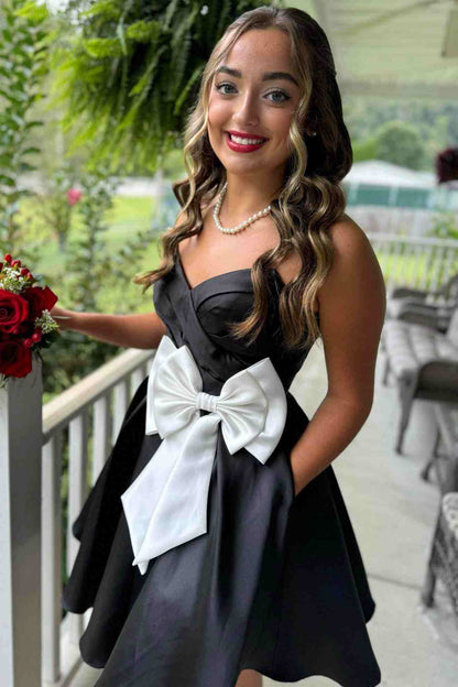Sweetheart A-Line Short Homecoming Dress with White Bow
