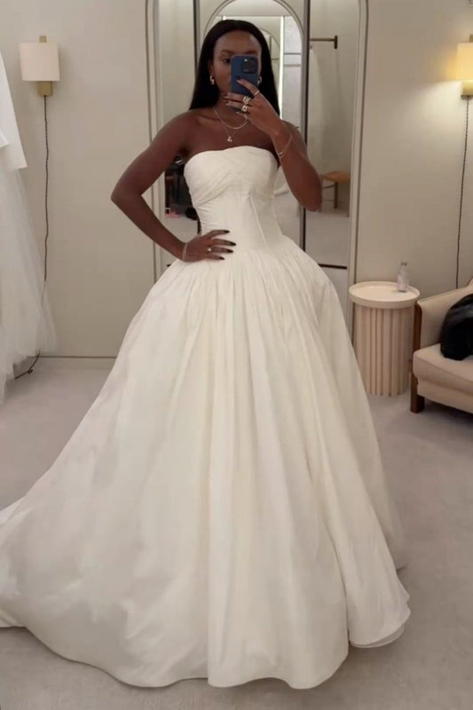 Wedding Dress Sleeveless White Satin Train Ball Gown | Luxury Elegant Strapless Waist-Cinched Dress for Gala Ball gh6462