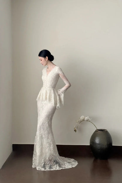 girlhomeshops- Vintage White Lace V-Neck Long Sleeve Mermaid Long Court Style Wedding Gown gh6095