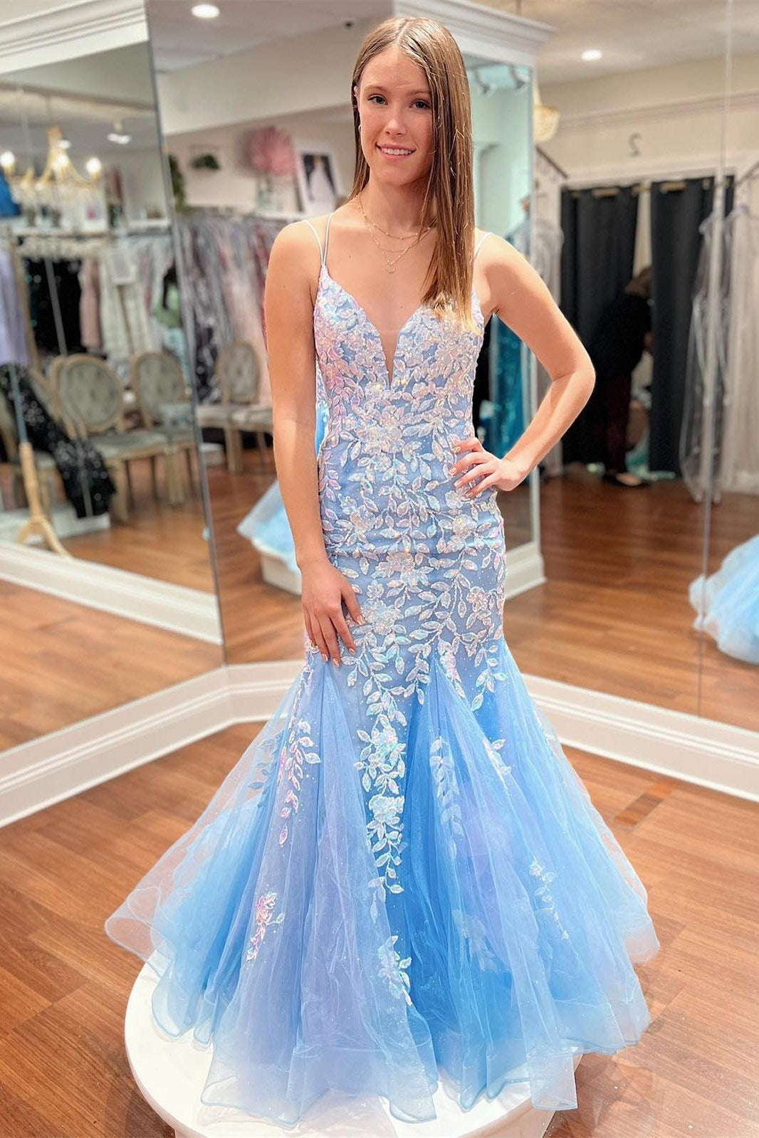 Black Tulle Applique Plunge V Trumpet Long Prom Dress