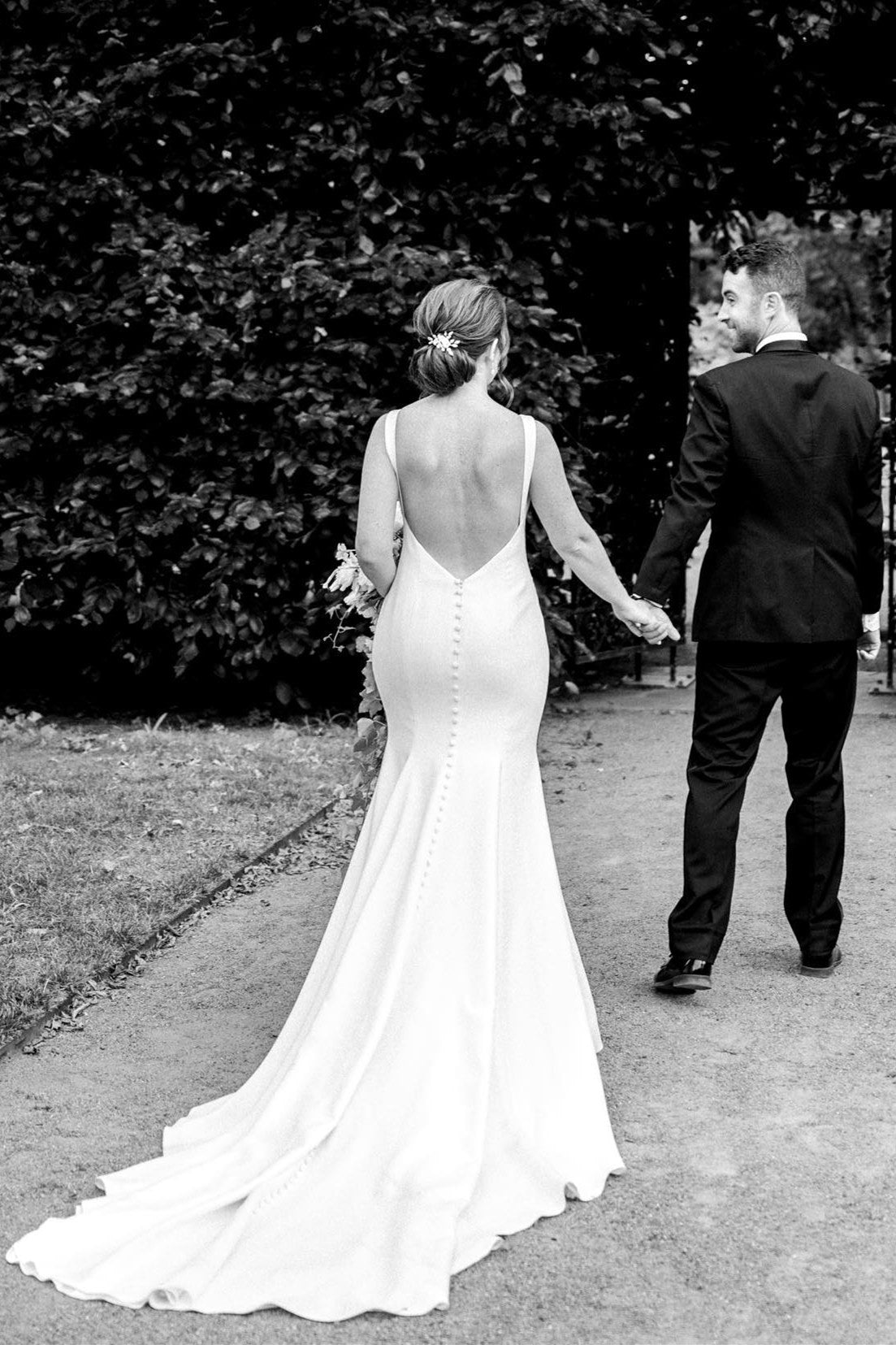 Simple V-Neck Backless Trumpet Long Wedding Dress