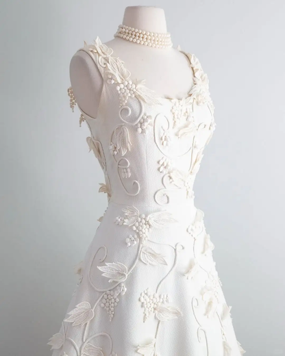 Vintage White 3D Grapes Applique Design A-Line Short Homecoming Dress Party Dress HZ1024