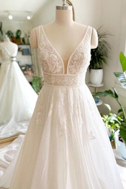 Boho Applique A-Line V-Neck Long Wedding Dress with V-Back