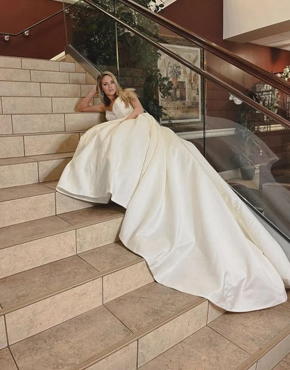 Aimishang Wedding Dress Noble A-line V-Neck Chapel Train Satin With Beading