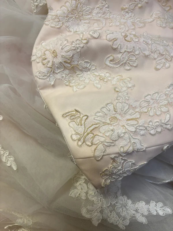 Retro Light Pink Sweetheart Applique Strapless Tulle Sweet 16 Quinceanera A-Line Evening Dress Ball Gown HZ1024