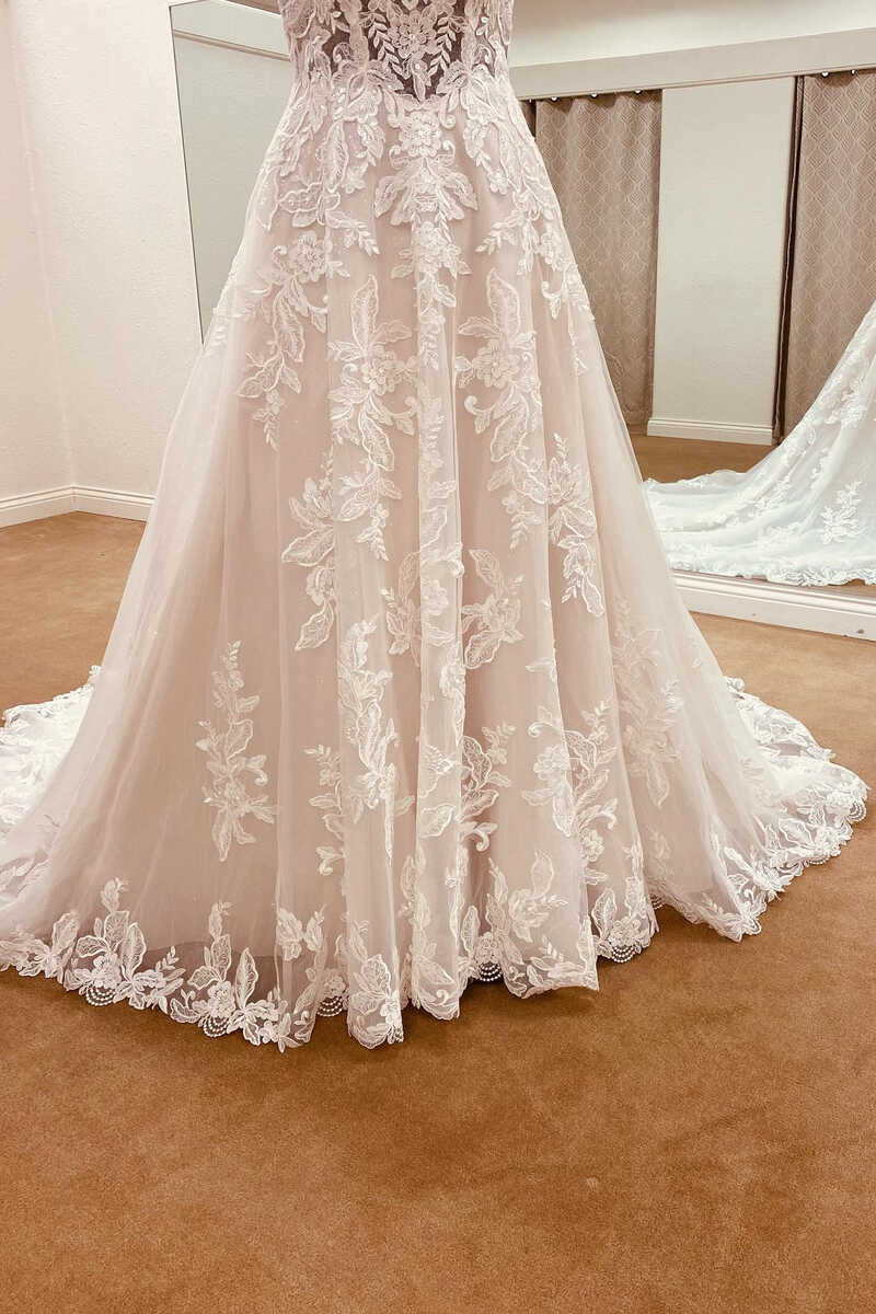 White Lace Sweetheart Straps A-Line Long Bridal Gown