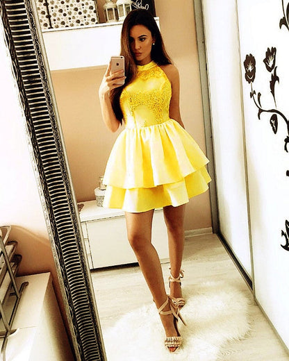 A Line Halter Satin Homecoming Dresses Lace Applique