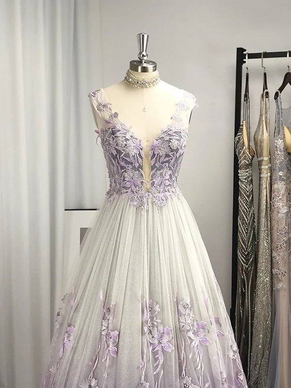 A-Line/Princess V-neck Tulle Applique Sleeveless Floor-Length Dresses - RongMoon