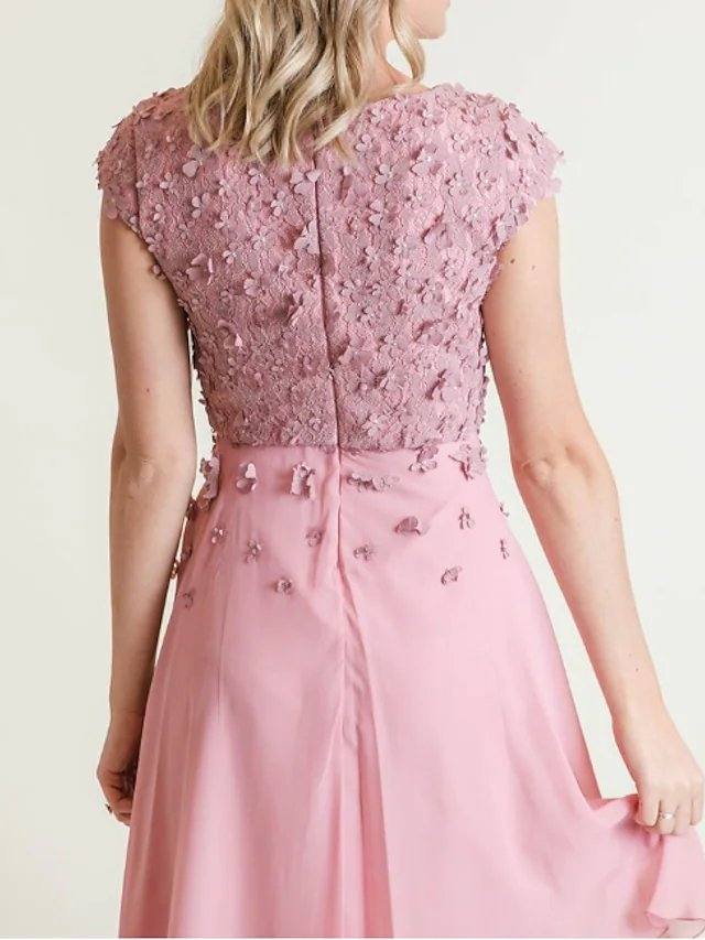 Sheath / Column Mother of the Bride Dress Elegant Jewel Neck Knee Length Chiffon Lace Short Sleeve with Lace Appliques Ruching - RongMoon
