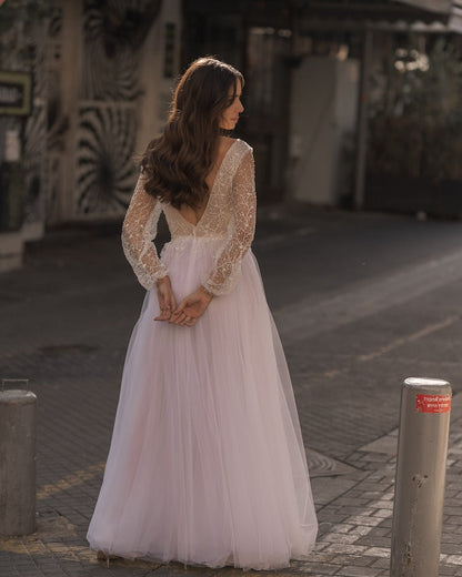 Long Sleeves Weding Dress Floral Lace Wedding DressV-neckline wedding dress lace long sleeves wedding dress