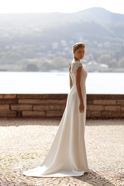 Floral Lace Wedding Dress Fitted Lace Wedding Dress with Sleeve Elegant Bridal Gown