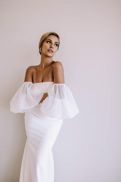 Modern Crepe Fitted Wedding Dress with Tulle Puff Sleeves