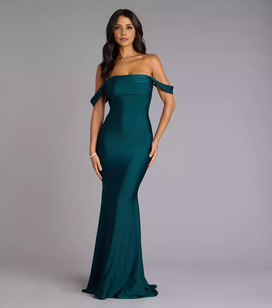 Beautifully smooth knit straight neck off shoulder straps with pleated chest, mermaid and floor skirt Prom Dresses