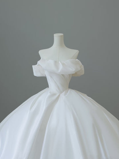 Unique Ball Gown Off The Shoulder Satin White Long Wedding Dresses Brides Dress S3841