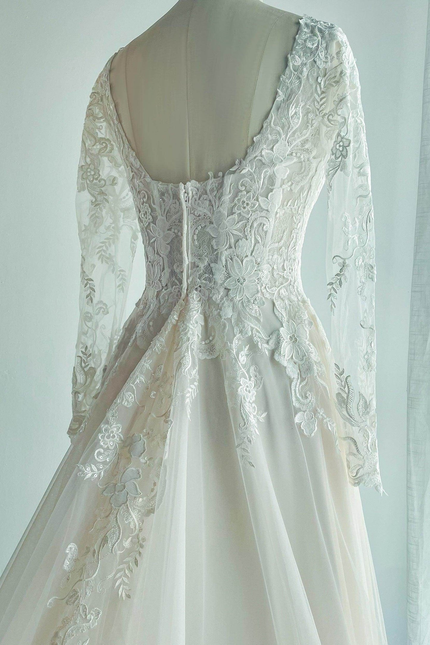 A-Line Court Train Lace Tulle Wedding Dress CW3129