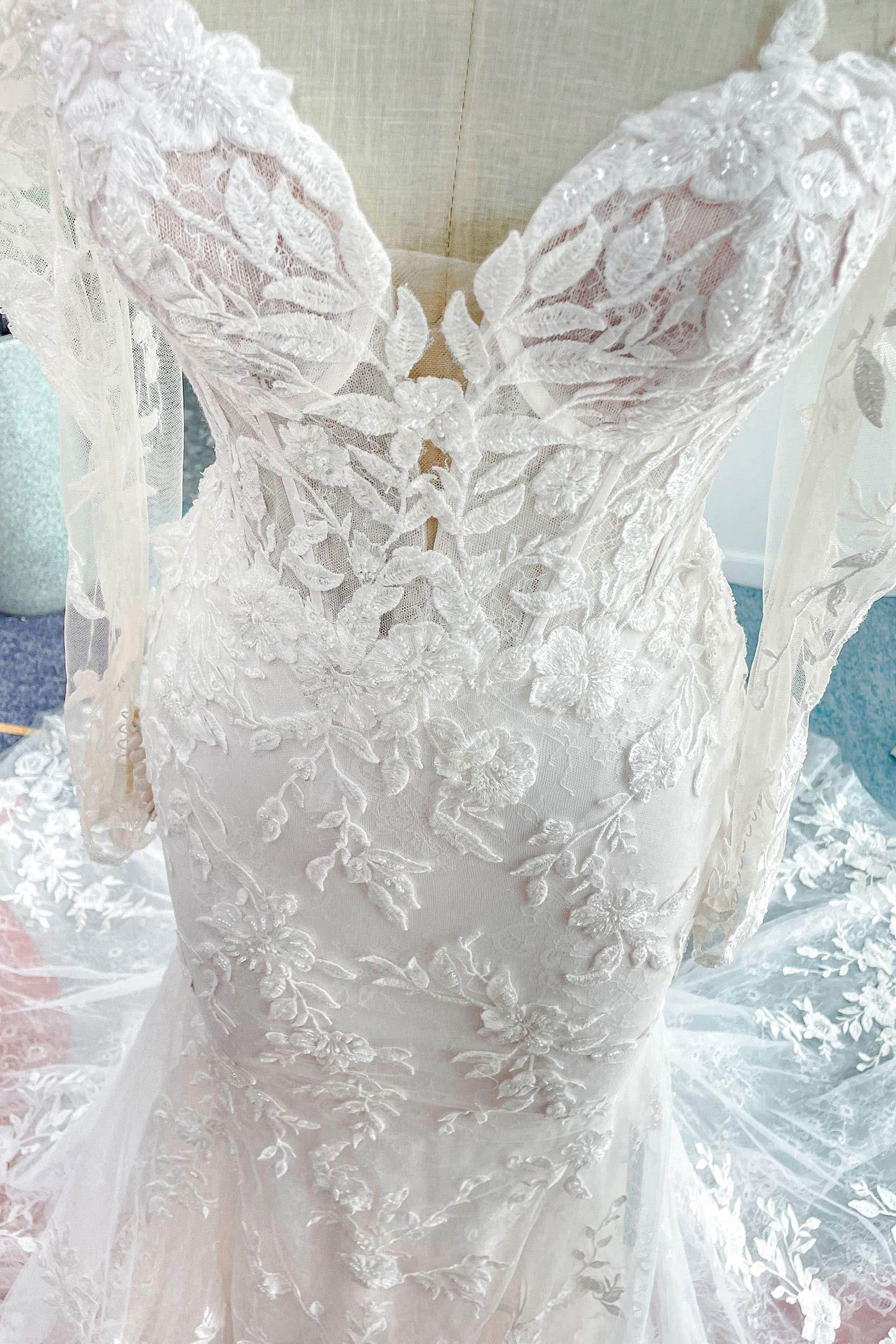 Trumpet-Mermaid Chapel Train Lace Tulle Wedding Dress CW3135