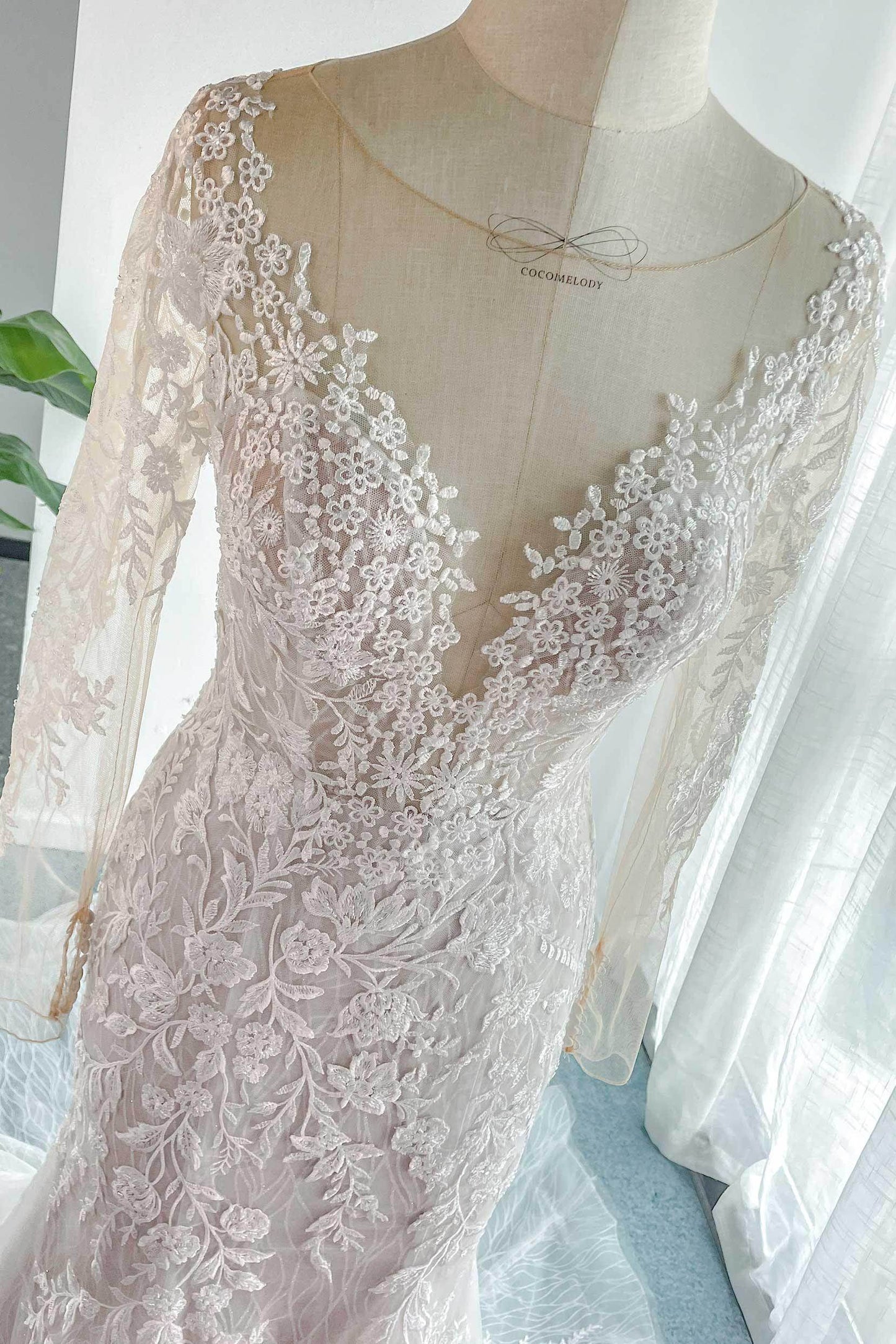 Trumpet-Mermaid Chapel Train Lace Tulle Wedding Dress CW3152