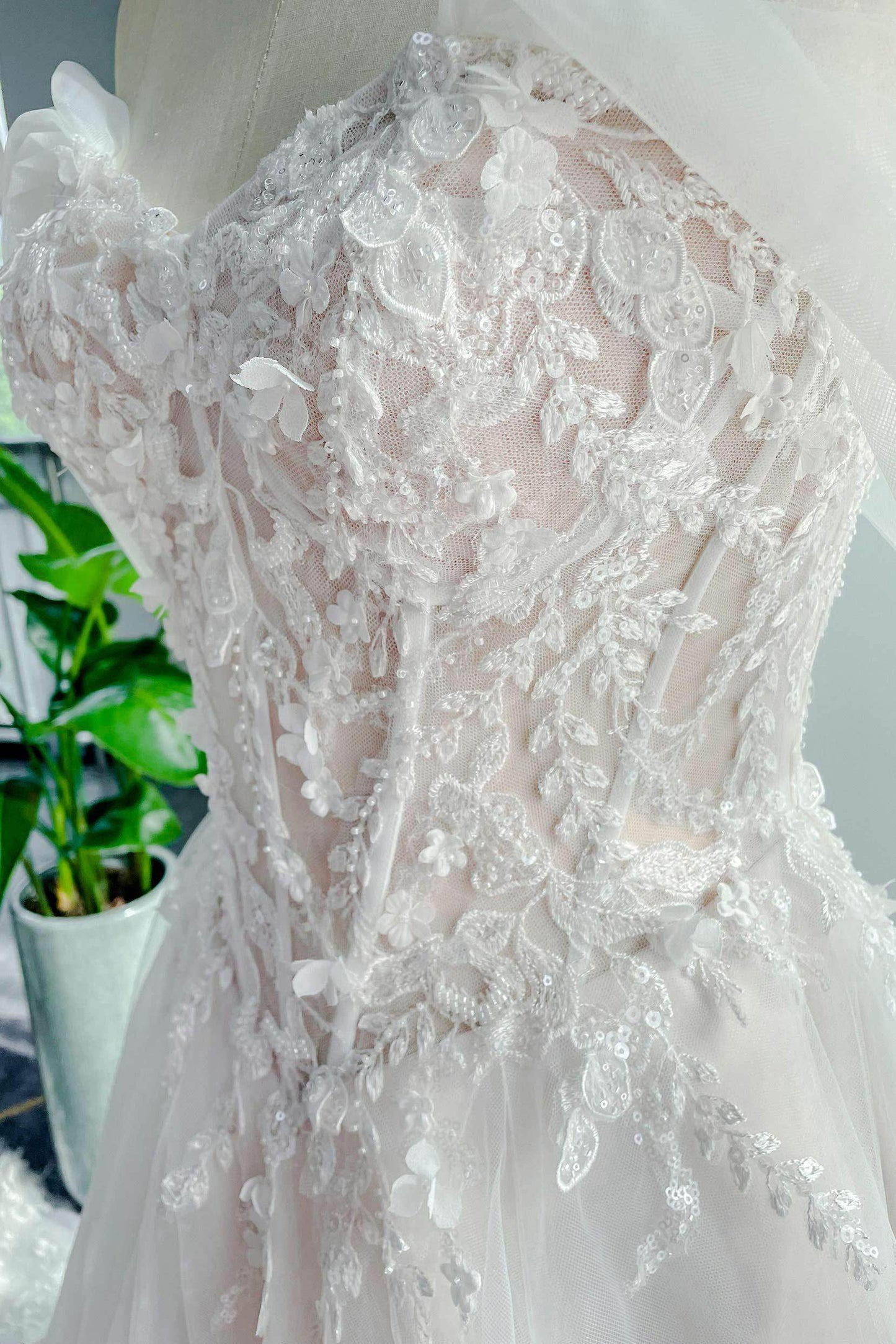 A-Line Court Train Lace Tulle Wedding Dress CW3158