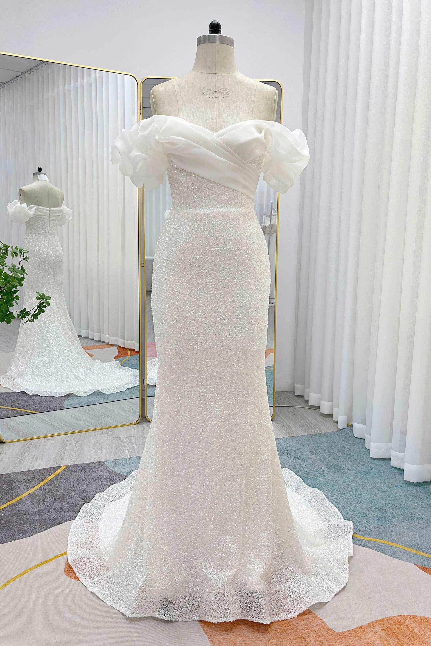 Trumpet-Mermaid Court Train Sequined Lace Wedding Dress CW3265