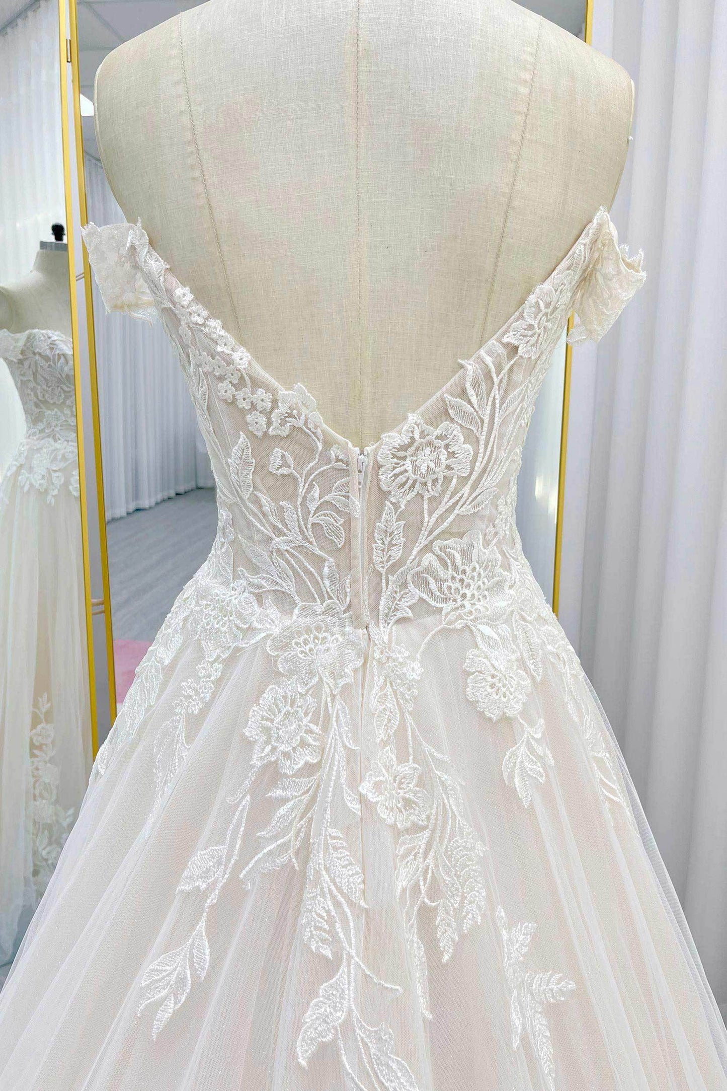 A-Line Chapel Train Lace Tulle Wedding Dress CW3278