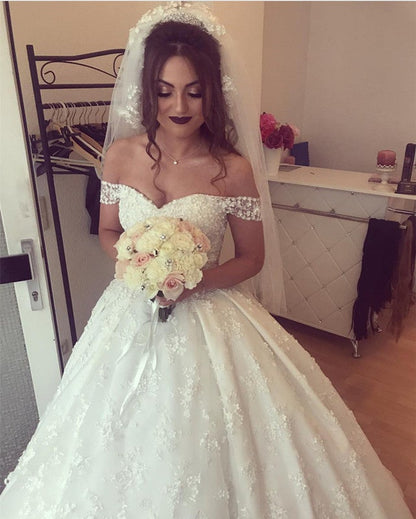 Chic Lace Appliques Sweetheart Ball Gown Wedding Dresses Off The Shoulder