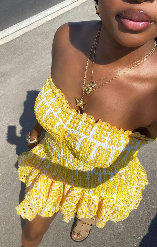 Modest Sheath Strapless Tight Yellow Lace Formal Homecoming Dresses 18th Birthday Outfits Graduation Dress Short Mini Hoco Dresses DH2523