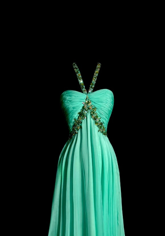 Elegant Sheath Green Long Prom Dresses Beaded Chiffon Halter Evening Gowns DP04782